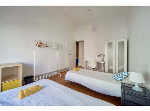 Luminous twin bedroom with balcony in Alameda - Room 3 - Leiligheter