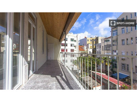 Moderno apartamento de 2 dormitorios en alquiler en Lisboa - Pisos