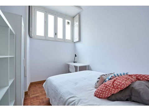 Modern double bedroom in Alameda - Room 2 - Apartamentos