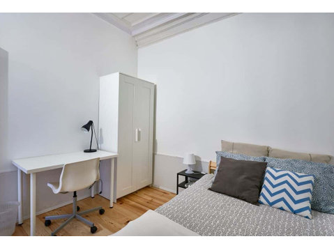 Modern double interior bedroom in Cais do Sodré - Room 1 - Apartman Daireleri