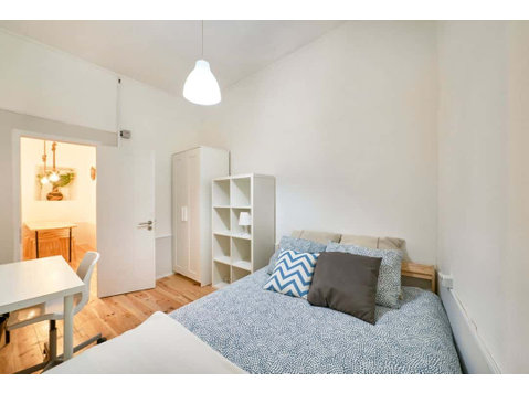 Modern double interior bedroom in Cais do Sodré - Room 5 - Apartamentos