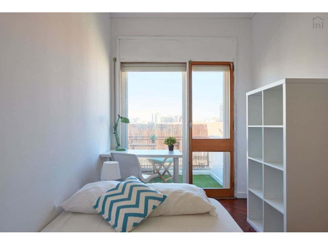 Modern single bedroom in Saldanha - Room 6 - アパート