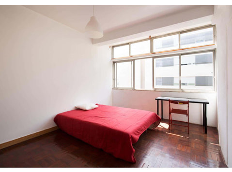 Quarto com cama de casal em residência - FLAT PP - PP201 - Apartments