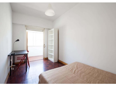 Quarto com cama de casal em residência - FLAT PP - PP205 - Apartman Daireleri