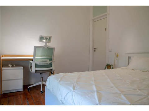 Room 3 - 05. Carvalho Araujo 90 2E - Apartments