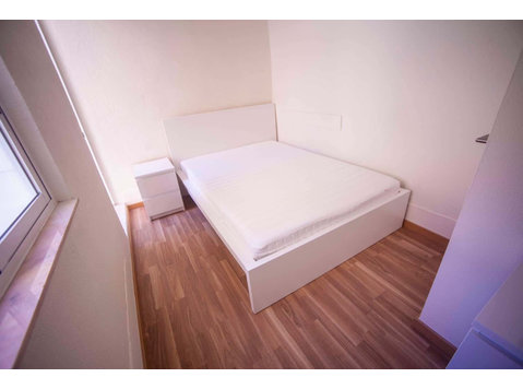 Room 4  - 02. Carvalho Araujo 90 R/CD - Apartamente