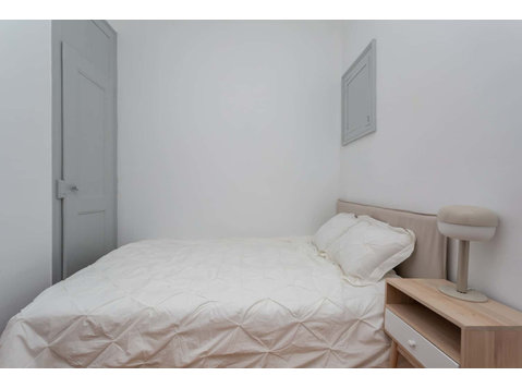 Room 4 - 150. Carrião 23 R/C - Apartments