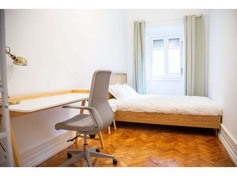 Room 8 - 30. Rodrigo Fonseca 135 1E - Apartments