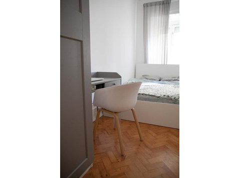 Room 8 - 31. Rodrigo Fonseca 135 2E - Apartamente