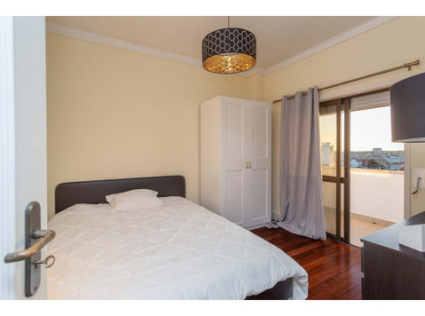 Room 8 - 48. Rua Jorge Castilho 14 - Apartments