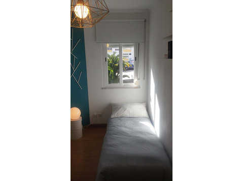 Single room in a 2 bedroom apartment - Q1 - Apartman Daireleri