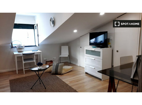 Studio apartment for rent in Alcântara, Lisbon - Apartments