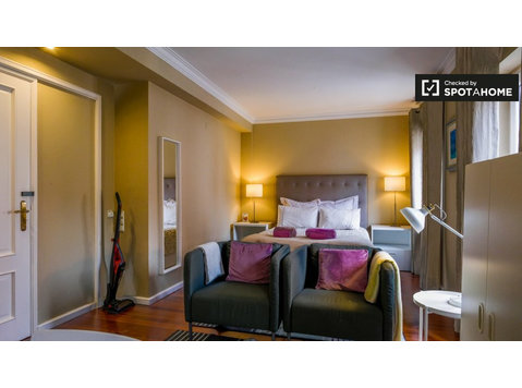 Apartament typu studio do wynajęcia w Campolide, Lizbona - Mieszkanie