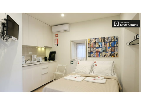 Studio apartment for rent in Santa Maria Maior, Lisbon - 	
Lägenheter
