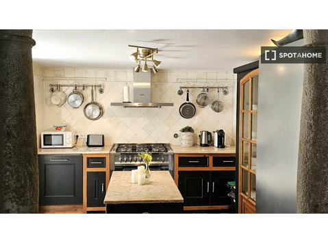 Aluga-se apartamento estúdio em Sintra - Apartamentos