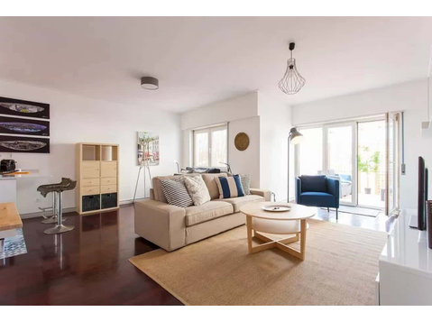 Superb 1-bed Apt w/ workspace&terrace, close to Av. da… - Apartman Daireleri