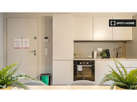 Wunderbare 2-Zimmer-Wohnung zur Miete in Bica, Lissabon - Wohnungen