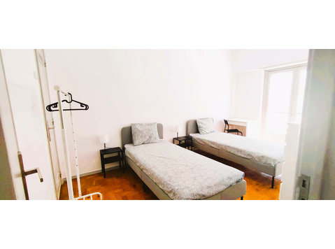 Bright double room with balcony and private toilet near… - Apartments