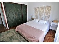 Flatio - all utilities included - Cozy suite in Setubal - Общо жилище