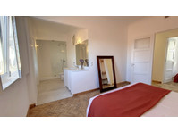 Flatio - all utilities included - House historic center… - Aluguel