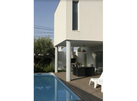Flatio - all utilities included - Modern Villa With Private… - Te Huur