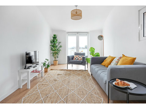 One bedroom Apt | Almada | Balconie w/River Views! - เพื่อให้เช่า