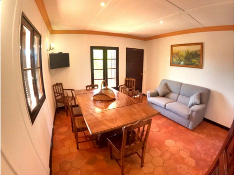 House with 4 bedrooms and garden in Lazarim, Caparica… - Apartments
