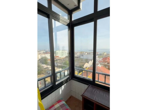 Spacious high floor apartment with sea view in Setubal City… - Apartments