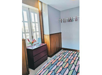 Flatio - all utilities included - Sunny Sardine Suite at… - WGs/Zimmer