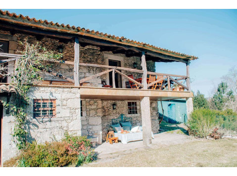 Amazing house for rent in Freixieiro de Soutelo - Asunnot