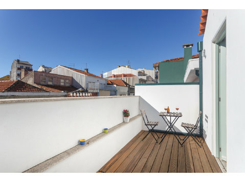 Flatio - all utilities included - Ilda's Home - Balcony - For Rent