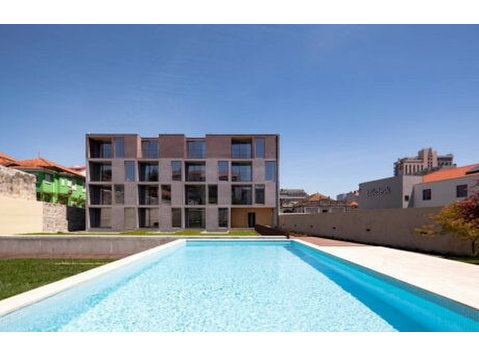 Flatio - all utilities included - New T1 with terrace, pool… - Na prenájom
