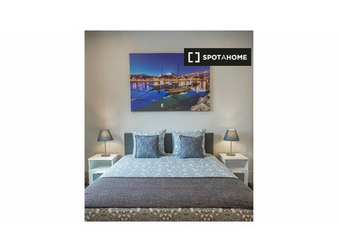 Room for rent in 12-bedroom apartment in Porto - Vuokralle