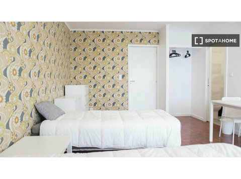 Chambre à louer dans un appartement de 14 chambres à Rio… - À louer