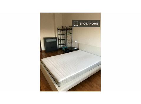 Aluga-se quarto em apartamento T3 em Lordelo de Ouro - Aluguel