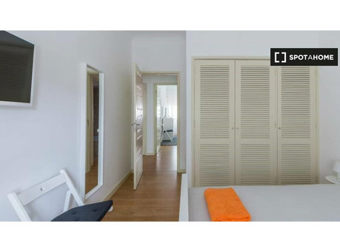 Zimmer zu vermieten in 5-Zimmer-Wohnung in Matosinhos, Porto - Zu Vermieten