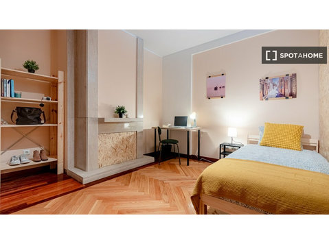 Zimmer zu vermieten in 5-Zimmer-Wohnung in Paranhos, Porto - Zu Vermieten