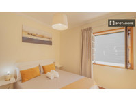 Room for rent in 9-bedroom apartment in Centro, Porto - برای اجاره