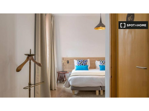 Zimmer zu vermieten in einer Residenz in Clérigos, Porto - Zu Vermieten