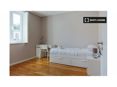 Zimmer zu vermieten in einer Residenz in Covelo, Porto - Zu Vermieten