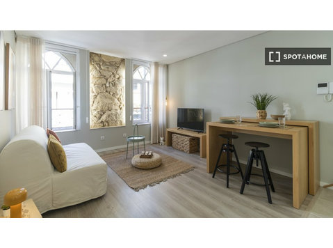Aluga-se apartamento de 1 quarto na Boavista, Porto - Apartamentos