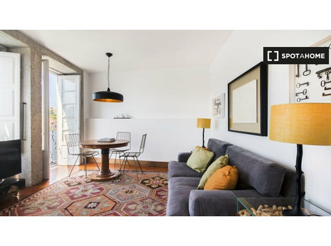 Aluga-se apartamento de 1 quarto nas Fontaínhas, Porto - Apartamentos