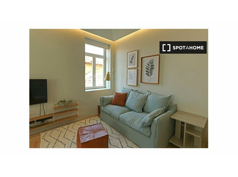 1-bedroom apartment for rent in Miragaia, Porto - Apartments