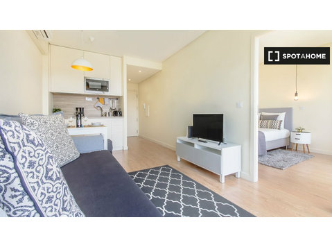 1-bedroom apartment for rent in Trindade, Porto - Apartamente