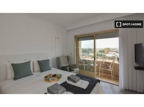 Appartamento con 1 camera da letto in affitto a Vila Nova… - Appartamenti