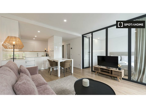 1-bedroom apartment to rent by Jardim do Passeio Alegre - آپارتمان ها