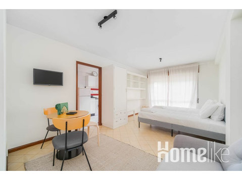 1-Zimmer-Wohnung, mit Küche, Wohnzimmer und Balkon,… - Wohnungen