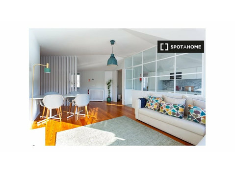 2-bedroom apartment for rent in Miragaia, Porto - アパート