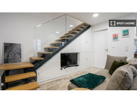 2-bedroom apartment for rent in Porto. - شقق