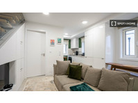 2-bedroom apartment for rent in Porto. - شقق